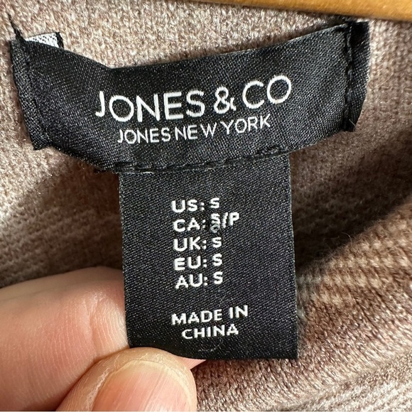 Jones New York taupe/cream size medium wrap/jacket/sweater, cozy, soft, warm - Picture 6 of 12